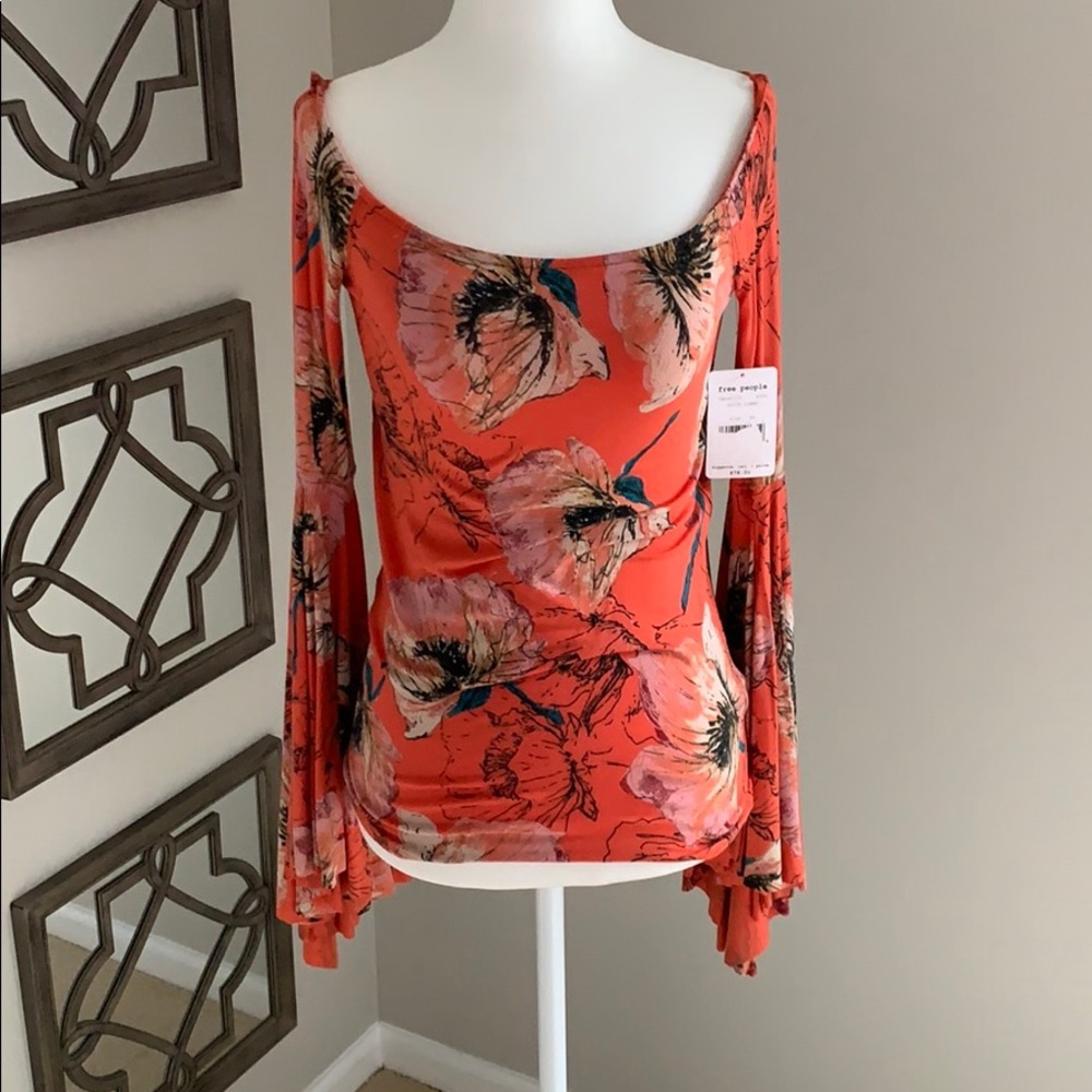 Coral off the should top from Free People🌺